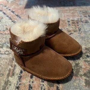 Brown baby walker Ugg boots Size 1-3 0-12 months